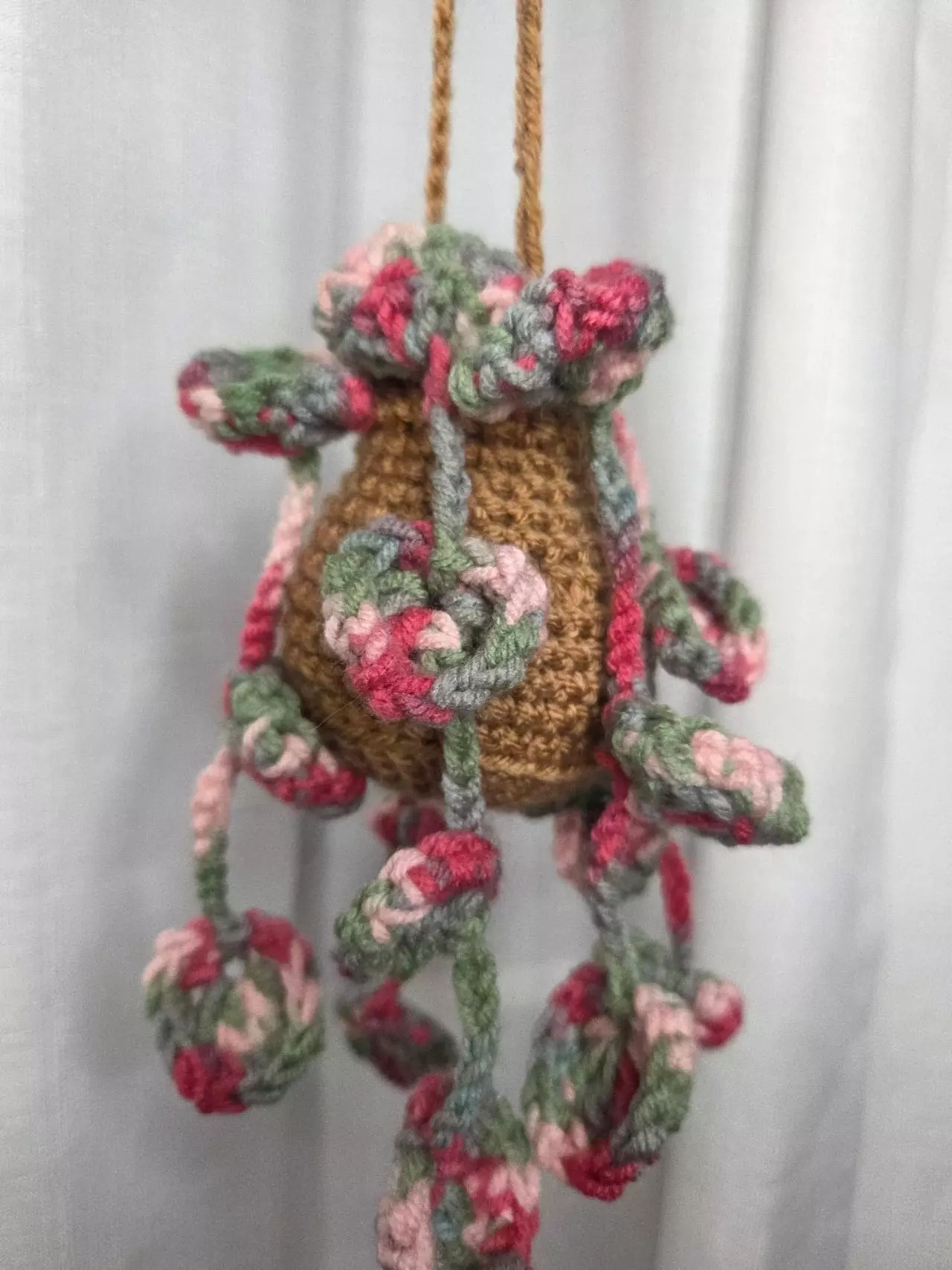 plant/String of hearts hanging plant with brown pot. Crochet Handmade-1