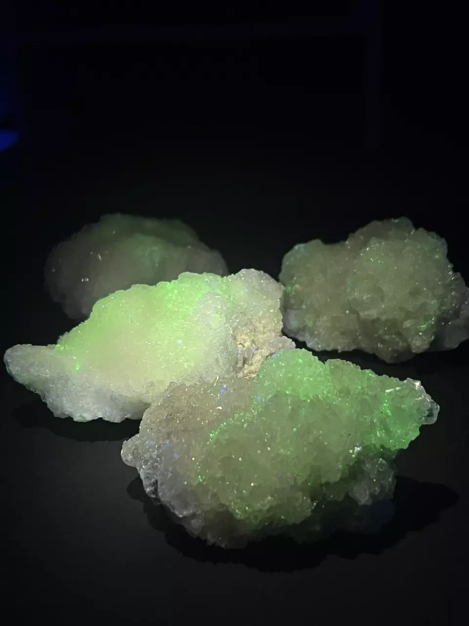 plant/UV Reactive Selenite Clusters-0