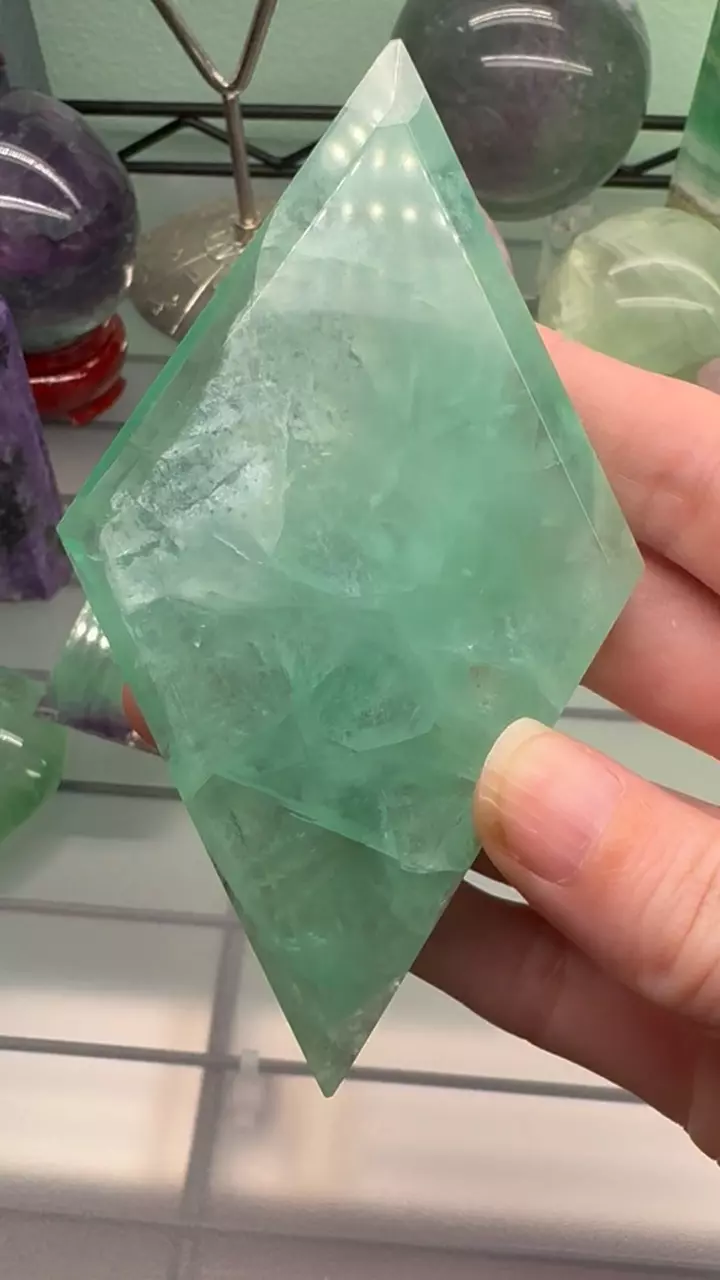 plant/HQ green fluorite diamond-0
