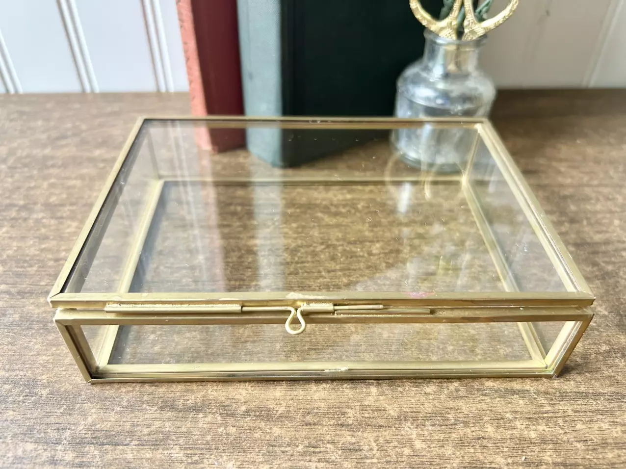 plant/Glass and brass box with sliding clasp-0