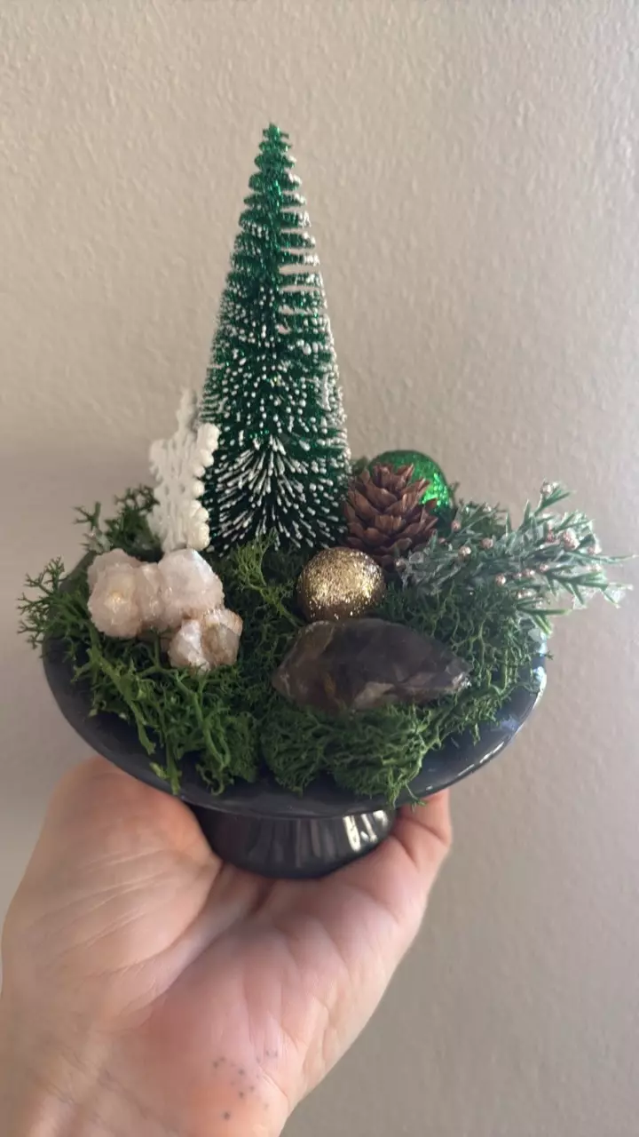 plant/Christmas cake stand - green themed-0