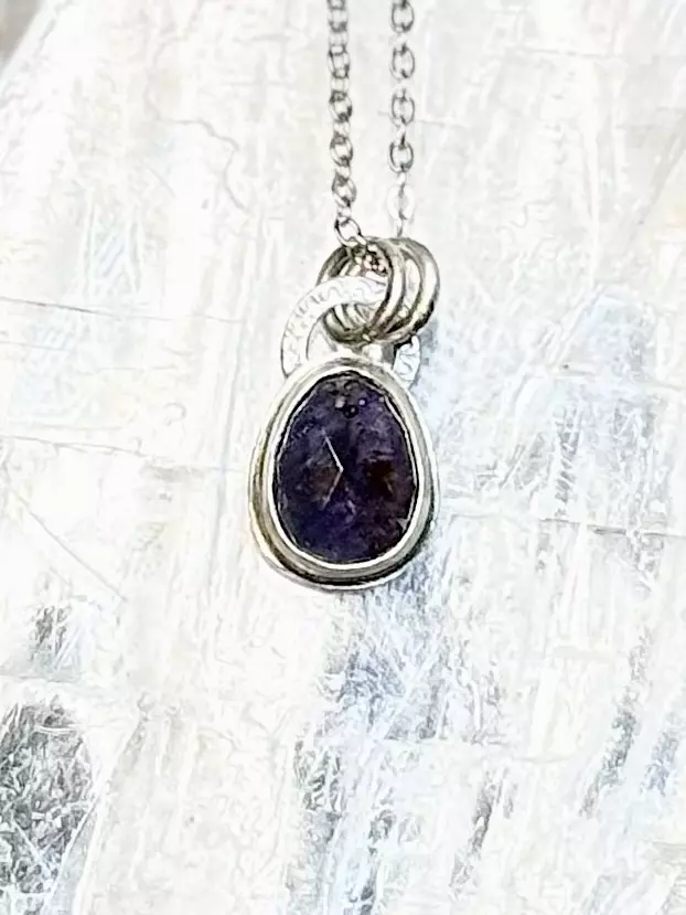 plant/Iolite with sunstone pendant-0