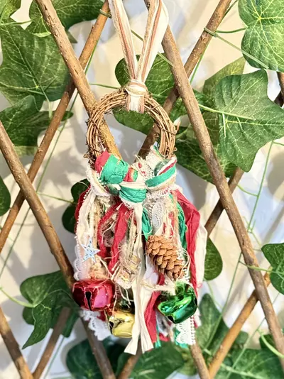 plant/Yule witch bells-2-thumbnail