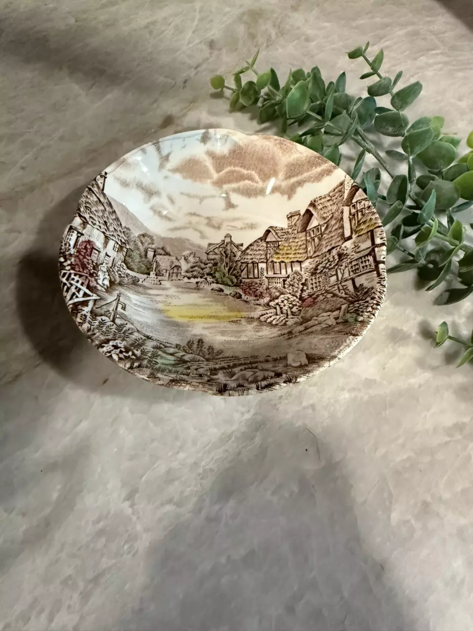 plant/Johnson Bros “Old English Countryside” berry bowl-0
