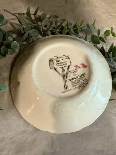 plant/Johnson Brothers “The Friendly Village” berry bowl-1-thumbnail
