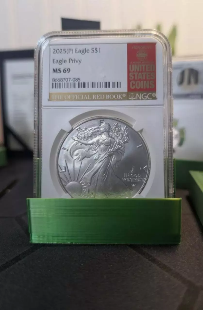plant/2025(P) American Silver Eagle With Eagle Privy Graded MS69-0