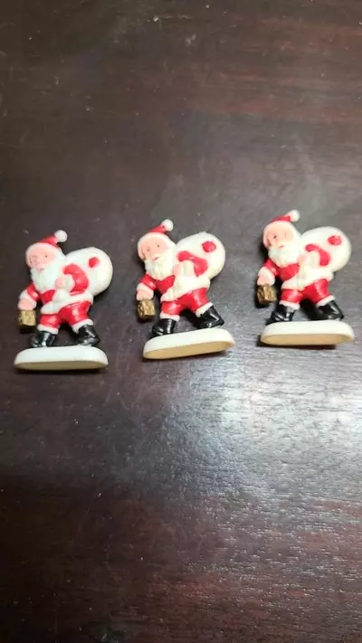 plant/Set of 3 Mini Plastic Santas-0-thumbnail