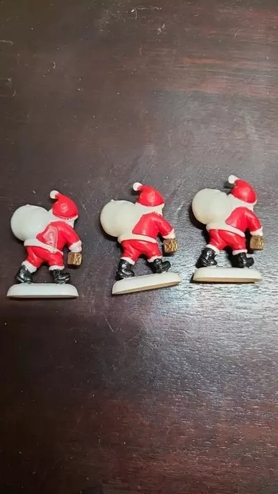 plant/Set of 3 Mini Plastic Santas-1-thumbnail