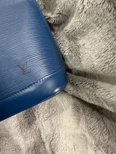 plant/Louis Vuitton epi Alma-1-thumbnail