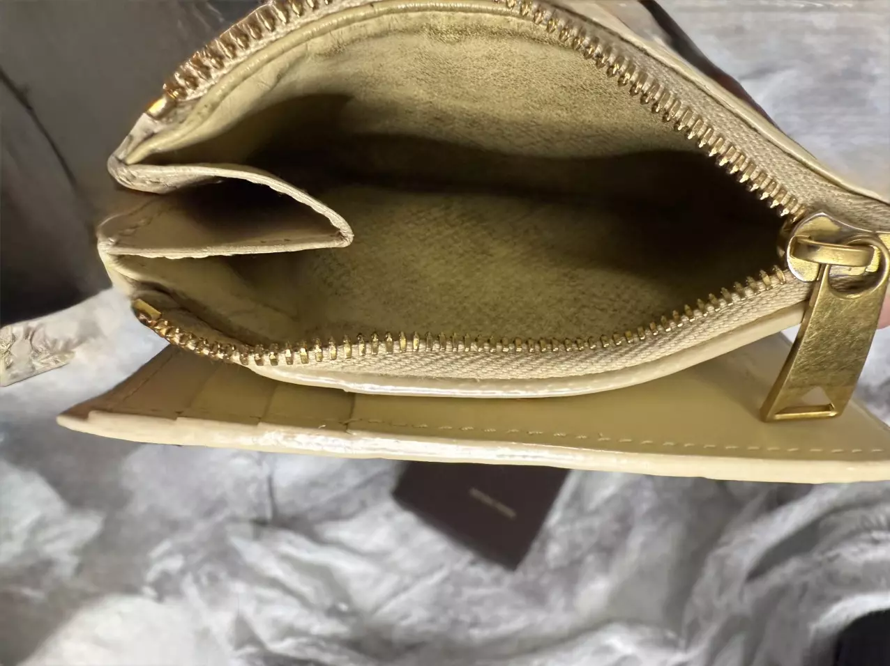 plant/Bottega veneta wallet with box-2