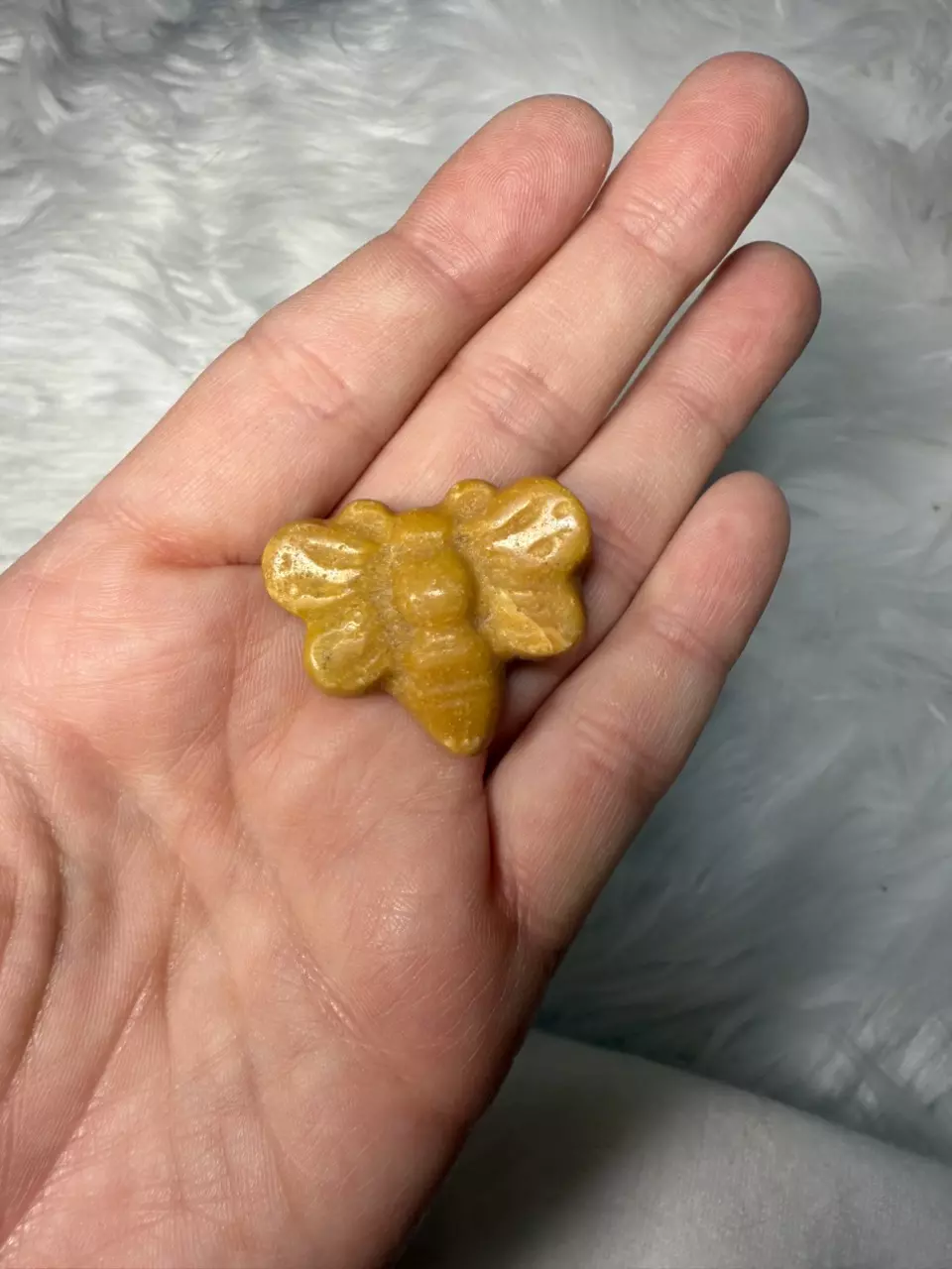 plant/Jasper bee carving-0