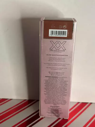 plant/FX14.5 Glow Skin Fauxxdation Luminous Foundation-1-thumbnail