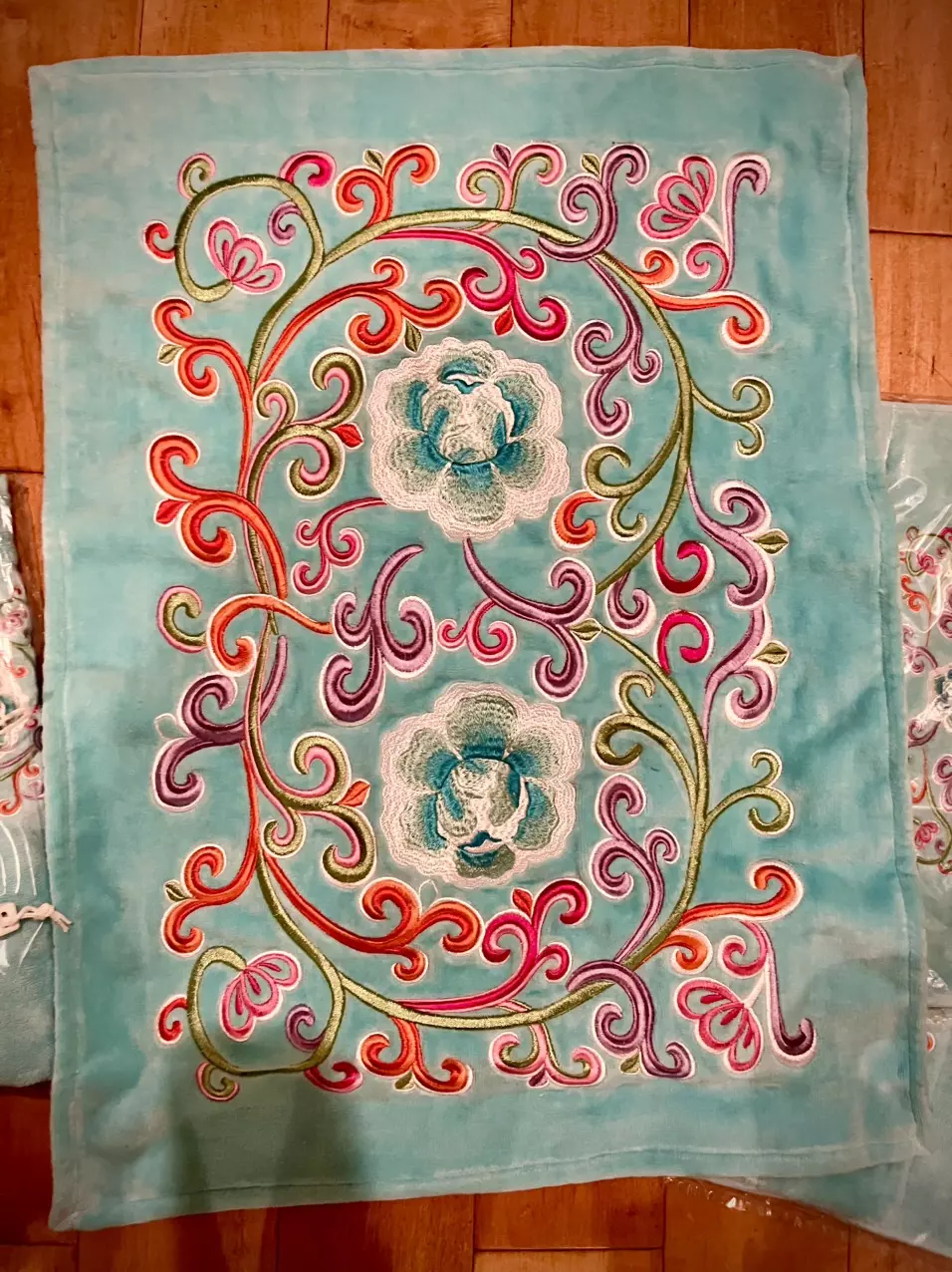 plant/Emanuel Ungaro France LOT RUG, bath Towel + hand towels embroidered ITALY NEW-1