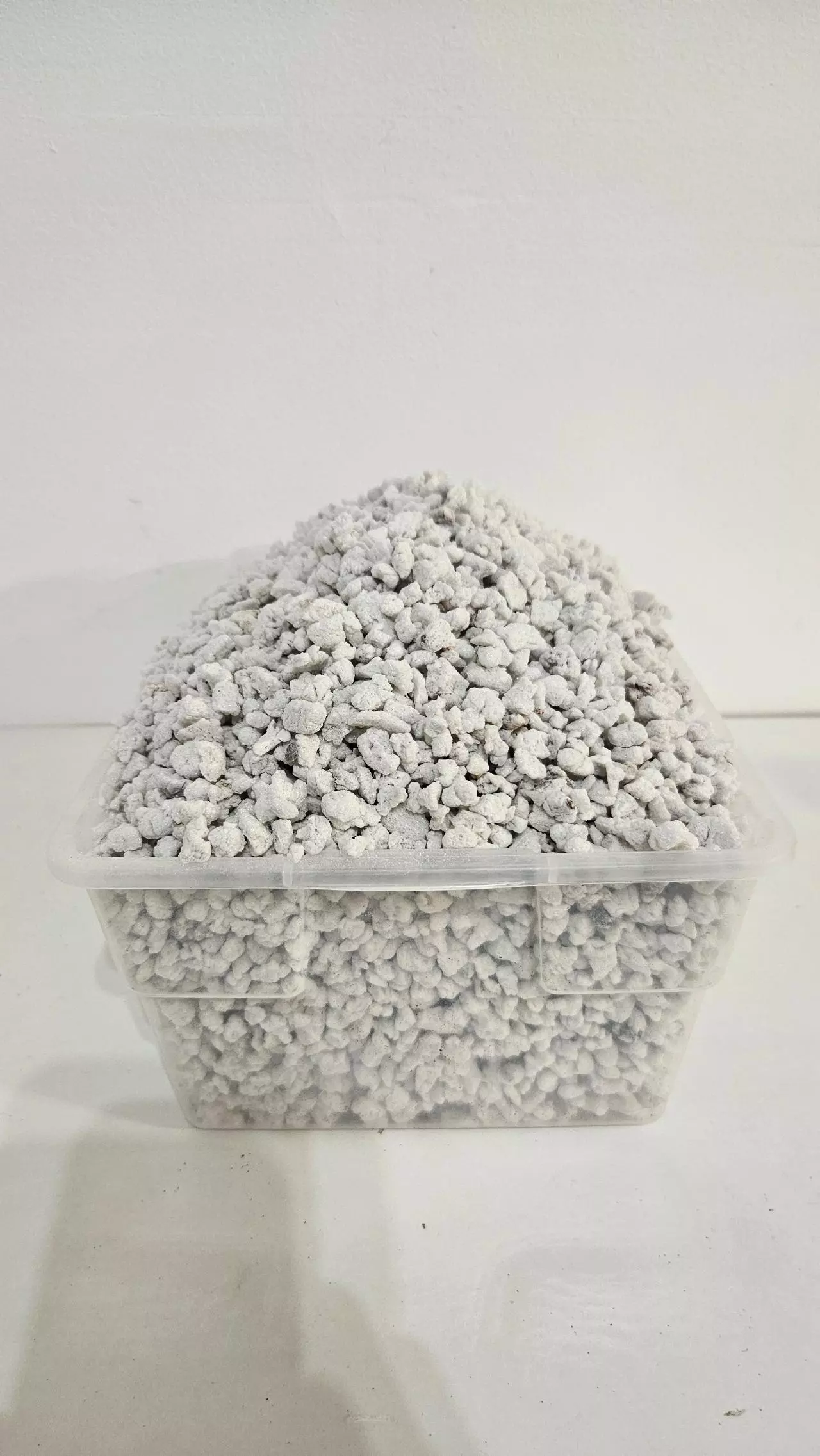 plant/CHUNKY #3 Perlite for Tropical Airoids (6 Quarts)-0
