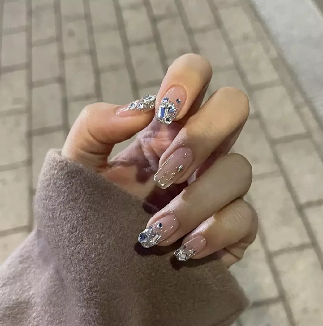 plant/33-Nude Jelly Cat-Eye Handmade Press-On Nails with Sparkling Gems -3-0