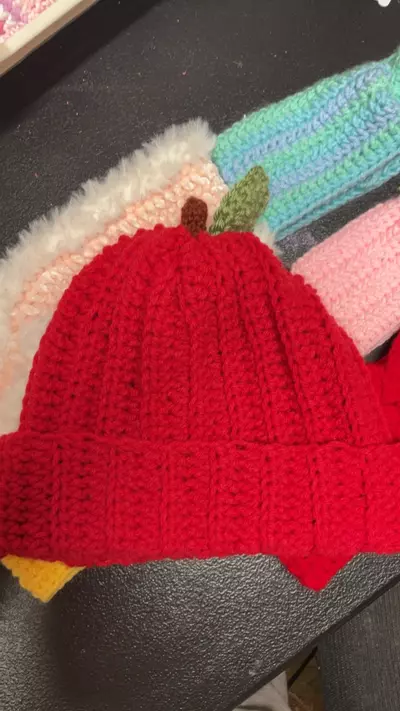 plant/Child apple hat-0-thumbnail