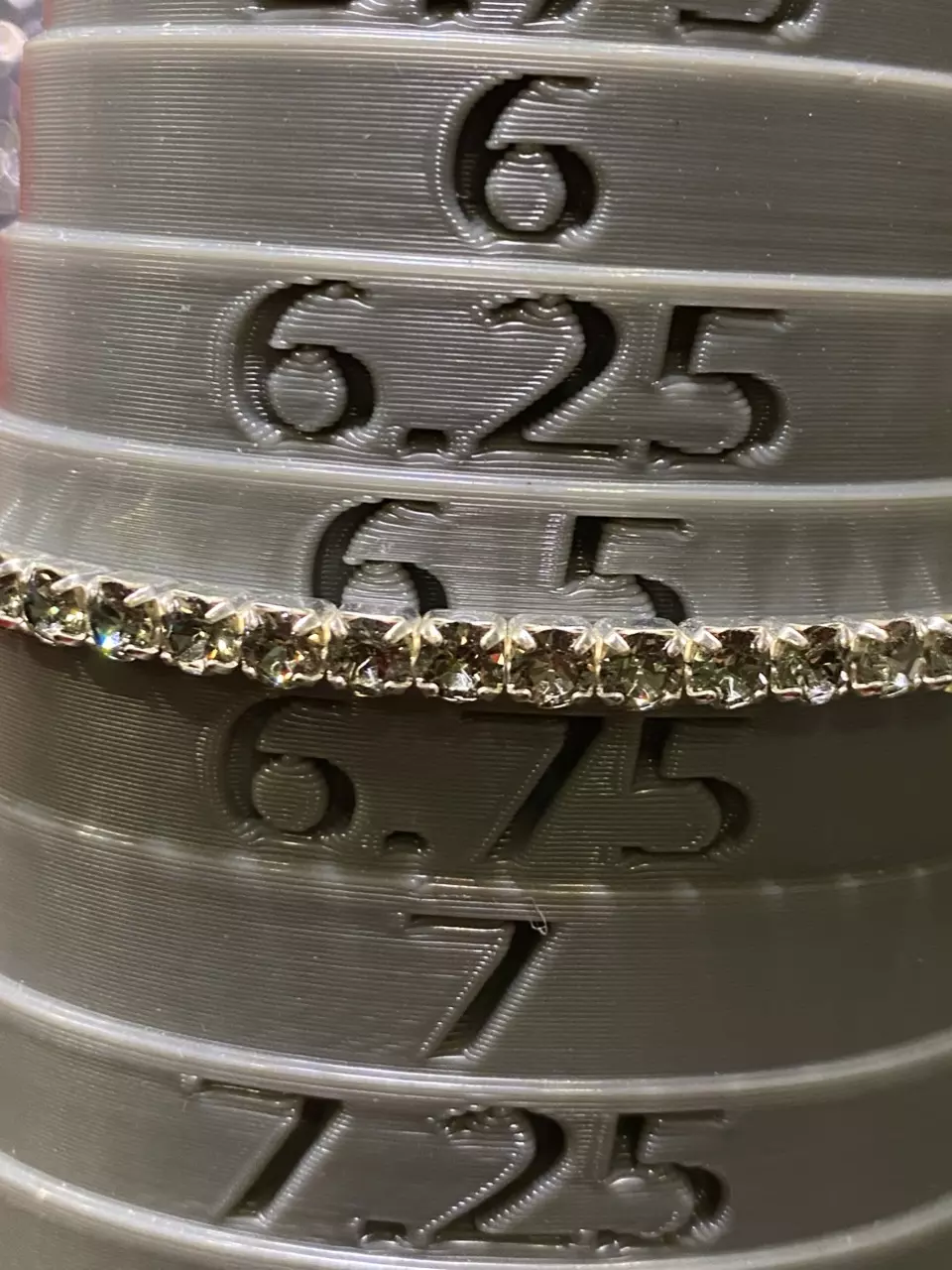 plant/VB 760 Stretch tennis style bracelet with grey rhinestones. Very pretty-1