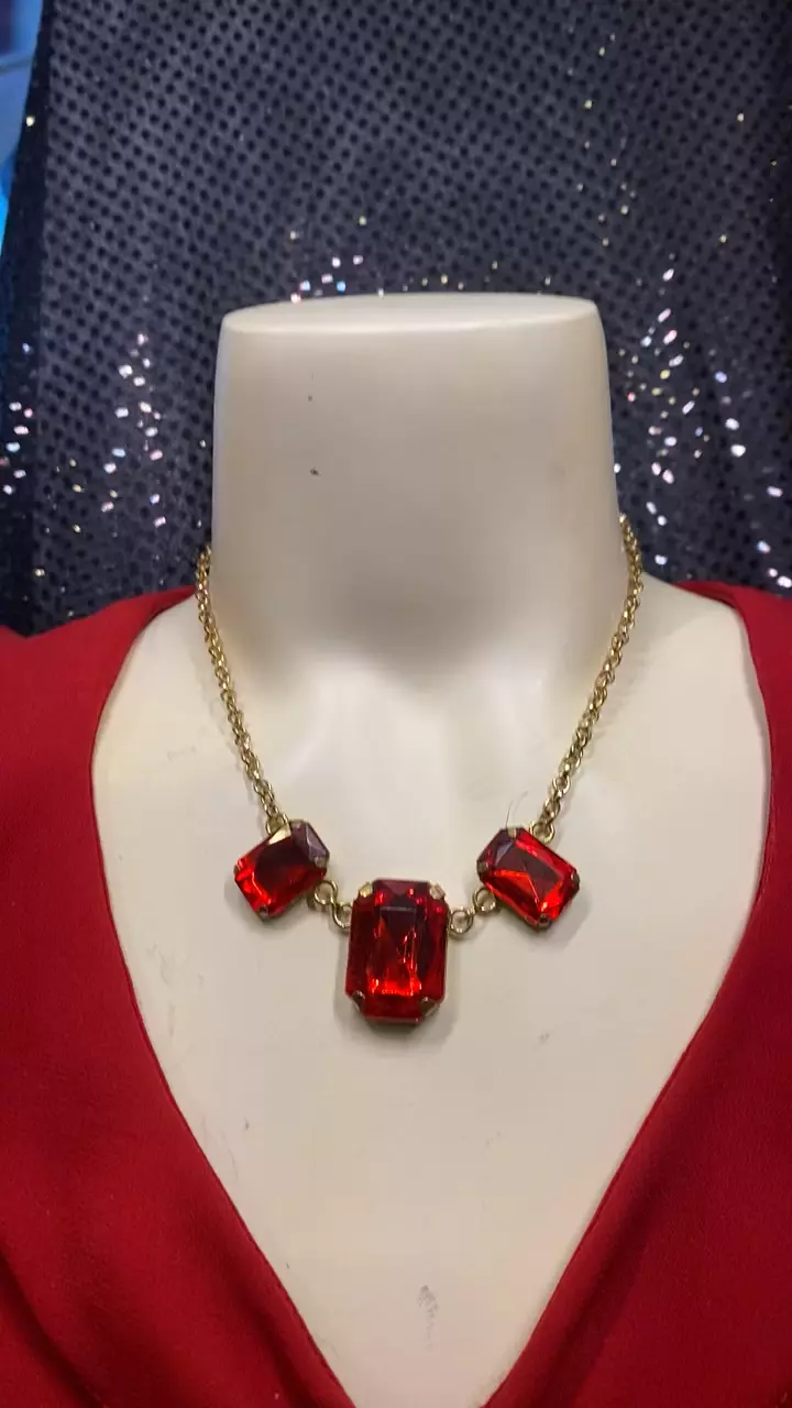 plant/VN 759 vintage gold tone, and faux stone statement necklace-0