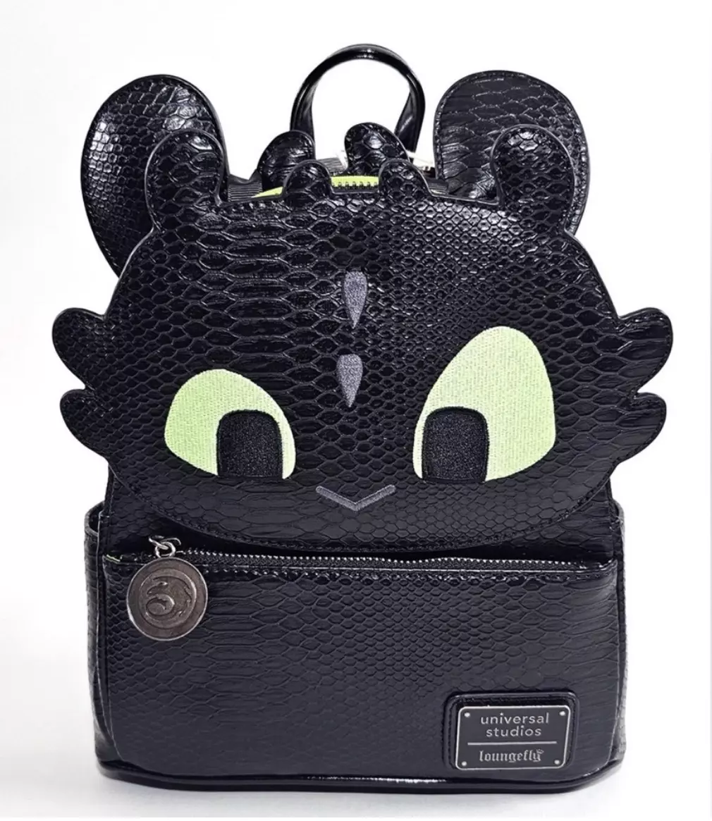 plant/Toothless from Epic Universe-0