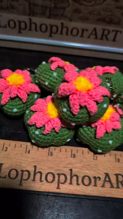 plant/Loph Keychains-0-thumbnail