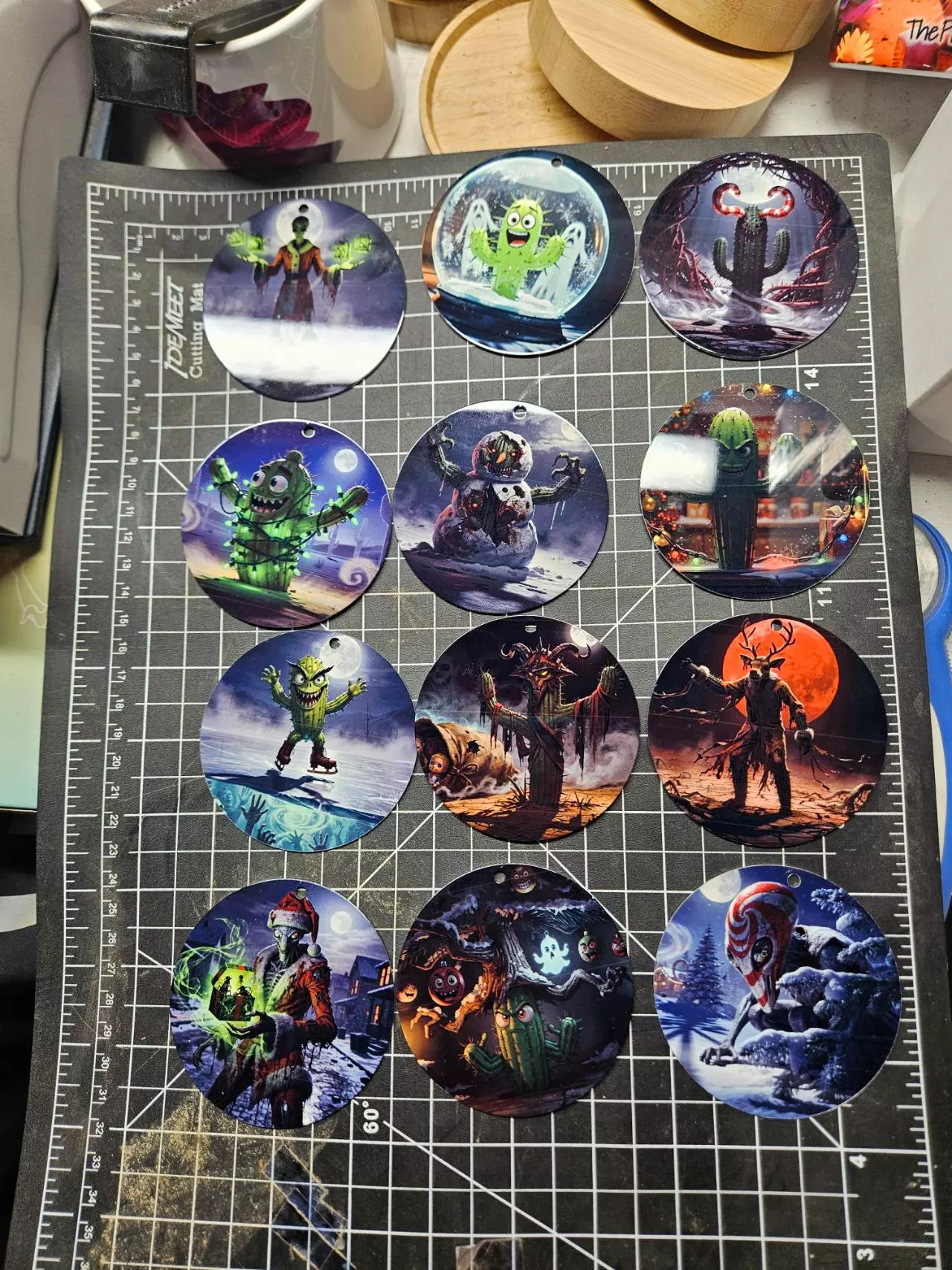 plant/Set of 12 Suspicious Christmas Cactus ornaments-0