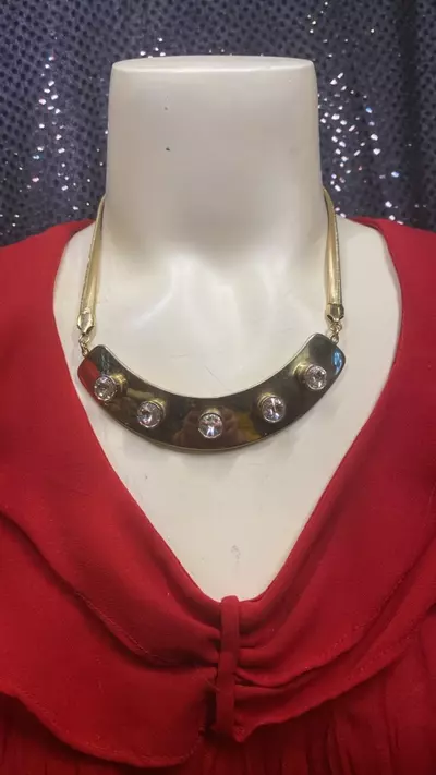 plant/VN 0660 beautiful gold tone vintage necklace stamped 14th and Union-0-thumbnail