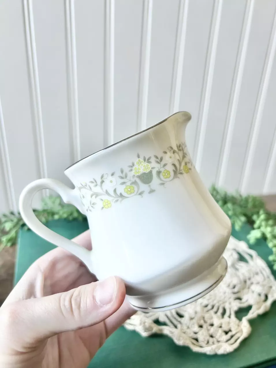 plant/Green and yellow porcelain creamer-2
