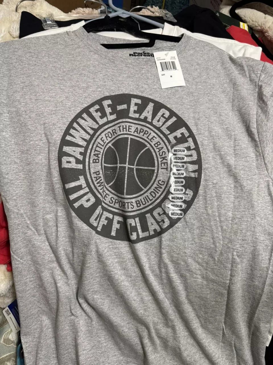 plant/Gray. Parks n reck. Tshirt medium.-0