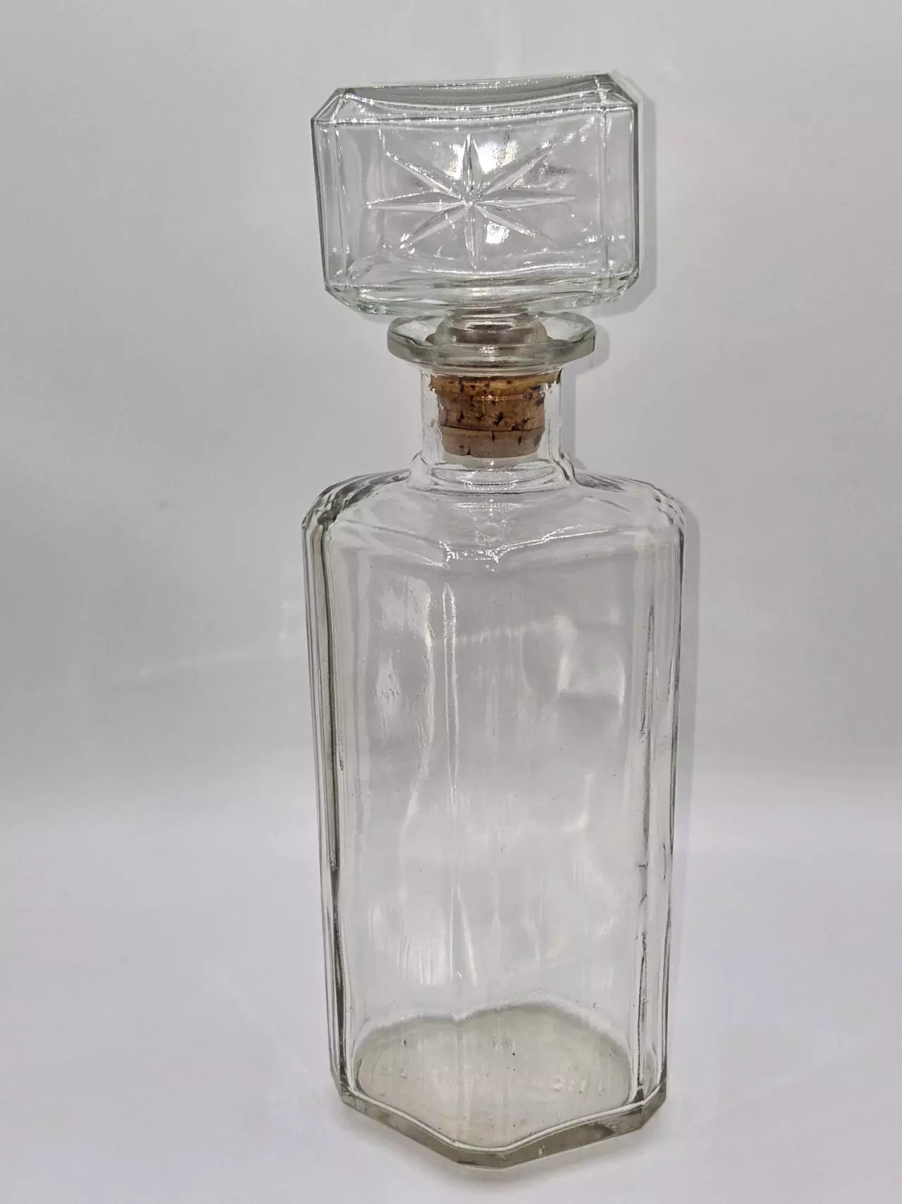 plant/Vintage Clear Glass Decanter with Stopper Faceted Star Cut 10 1/8"-1