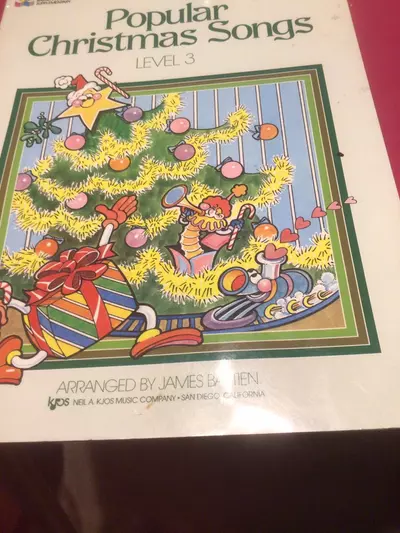 plant/Popular Christmas Songs Level 3 Piano Book-6-thumbnail