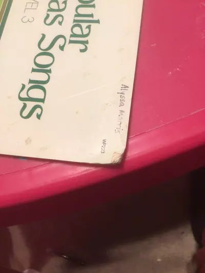 plant/Popular Christmas Songs Level 3 Piano Book-5-thumbnail