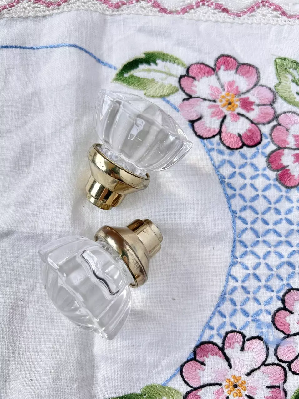 plant/Glass doorknob (2 available) 2 1/4”-0