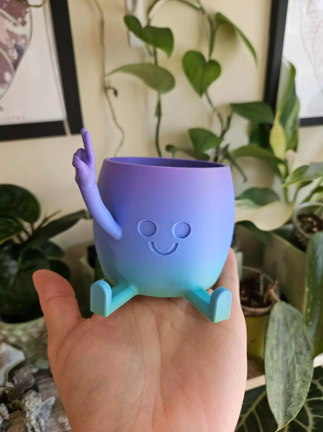plant/2.5" rainbow ✌️ sign cache pot 3D print-1