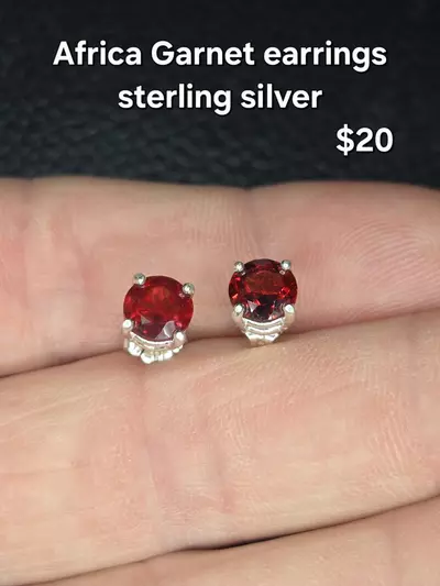 plant/Garnet earrings-0-thumbnail