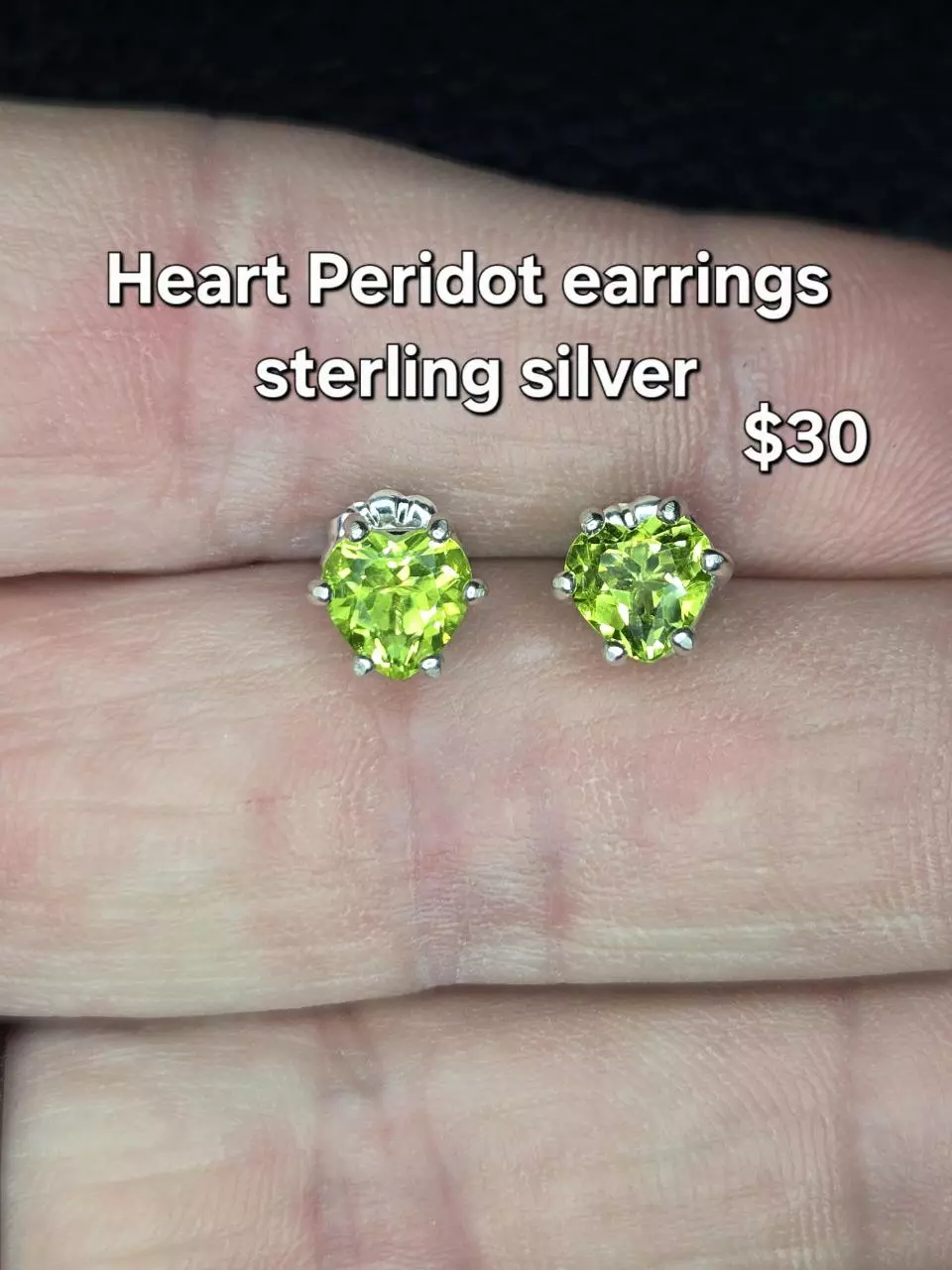 plant/Heart peridot earrings-0