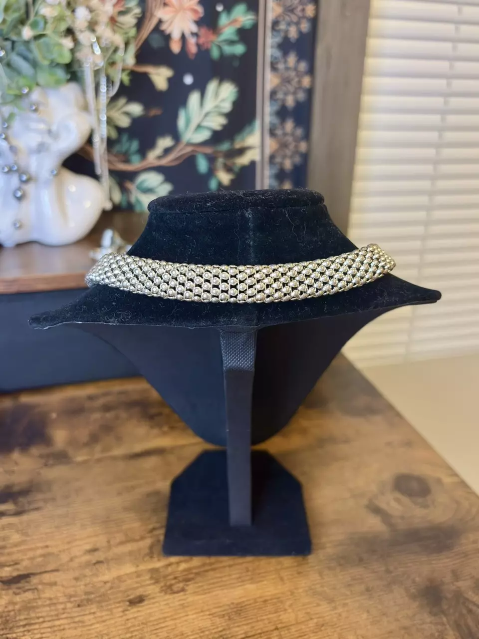 plant/Vintage Silver Tone Beaded Mesh Choker-2