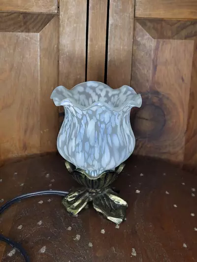 plant/Glass Tulip Lamp-0-thumbnail