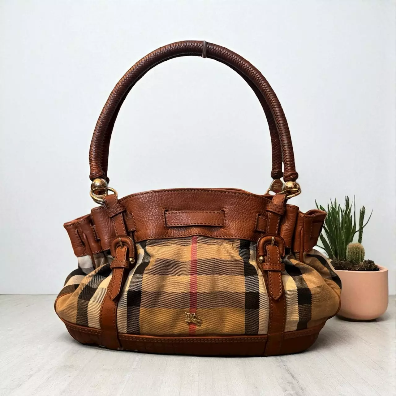 heat_pack/Burberry vintage handbag-0