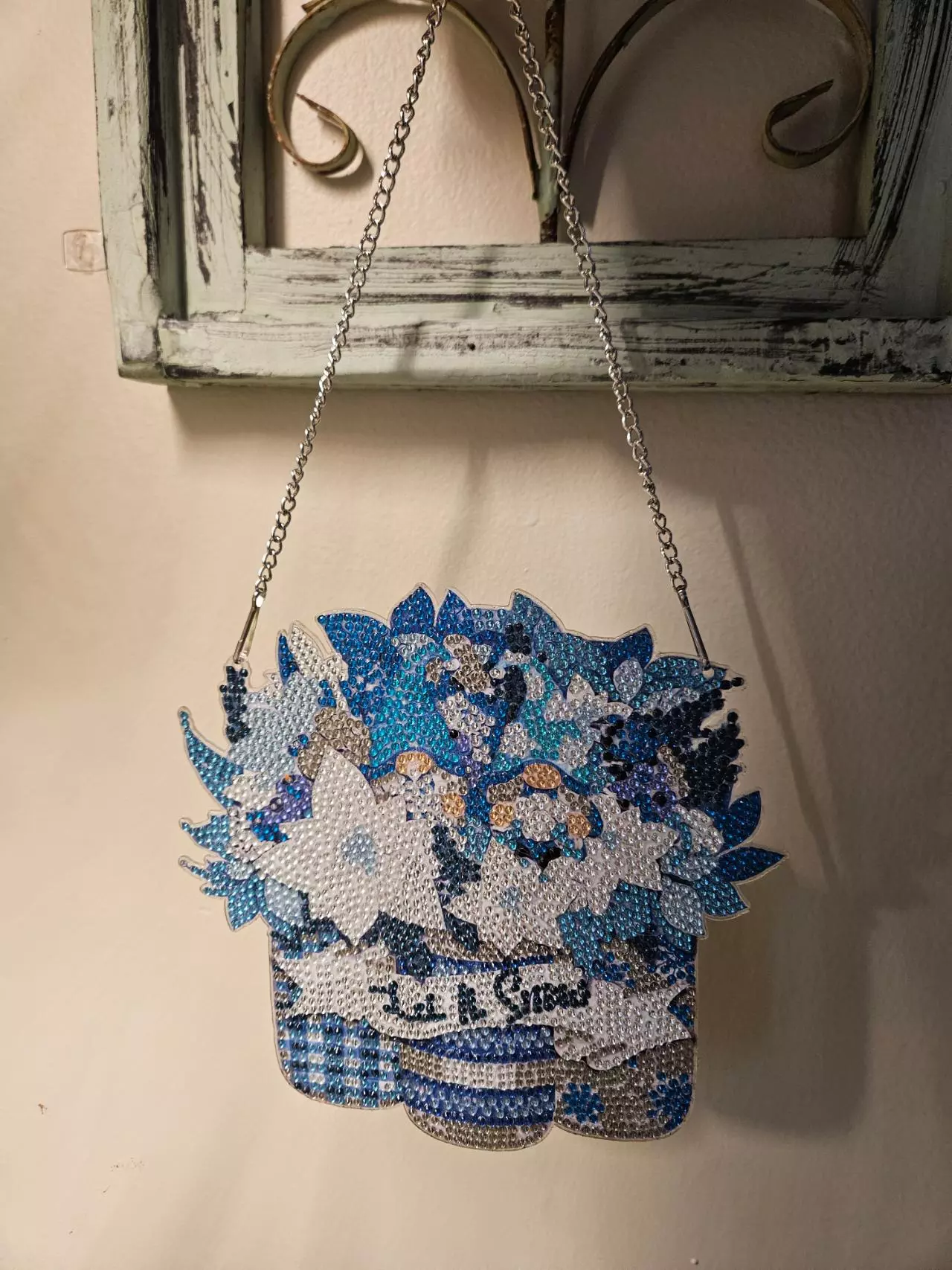 plant/Gnome let it snow hanger-1