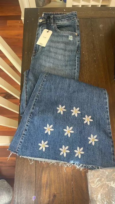 plant/NWT size 29 waist -Forever 21 women’s Flare Jeans with embroidery-0-thumbnail