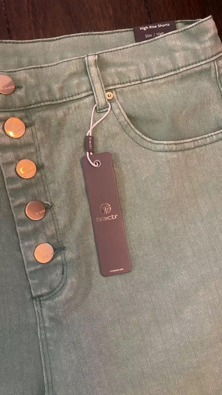 plant/NWT Tractr 14/32 Shorts Green Women’s Slim-1