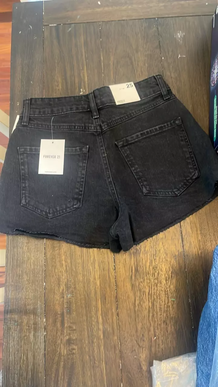 plant/NWT Forever 21 Jean Shorts Black-1