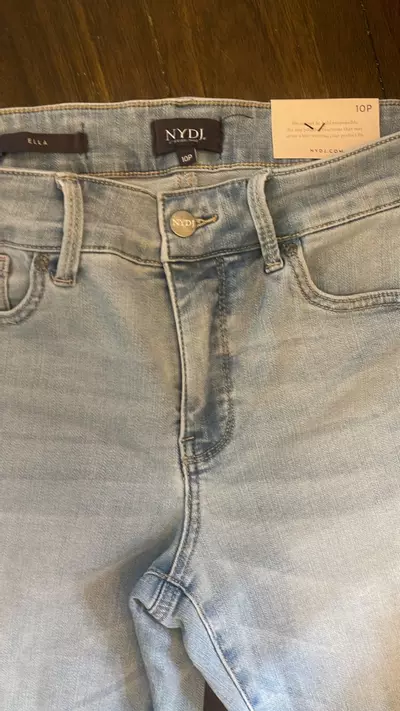 plant/NWT NYDJ women’s shorts 10P-2-thumbnail