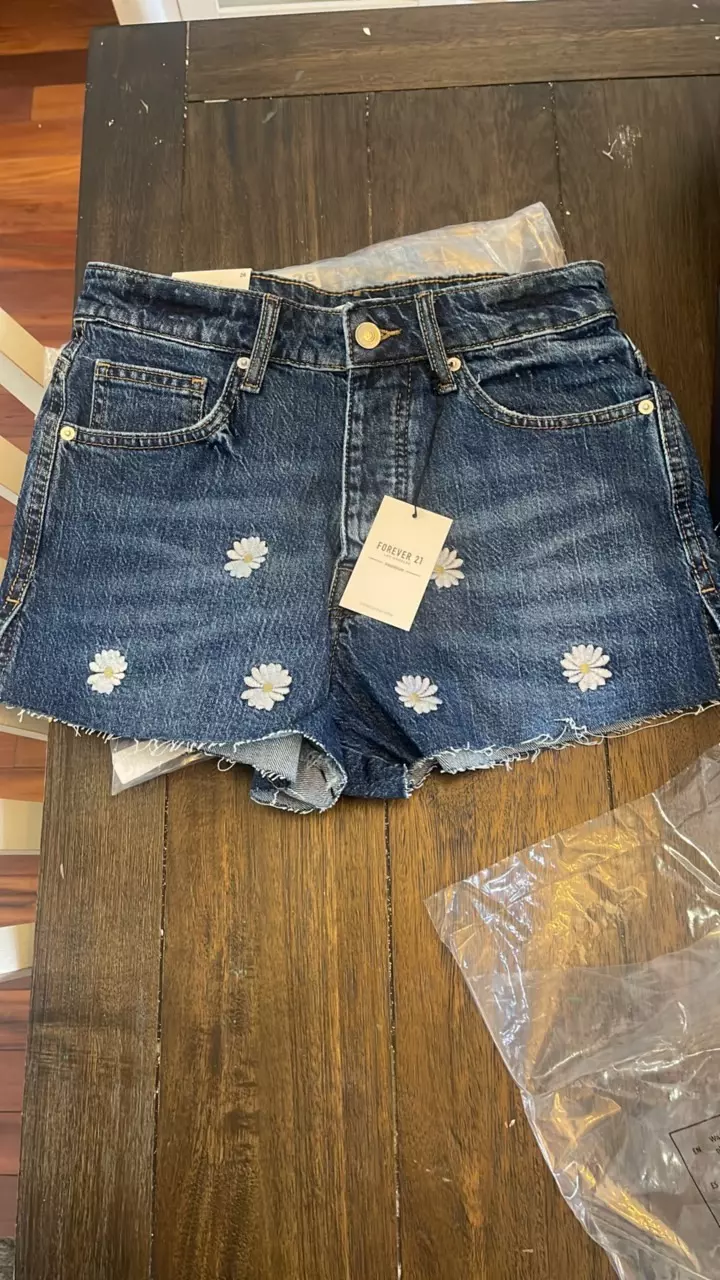 plant/NWT size 26 waist forever, 21 blue jeans with embroidery-0