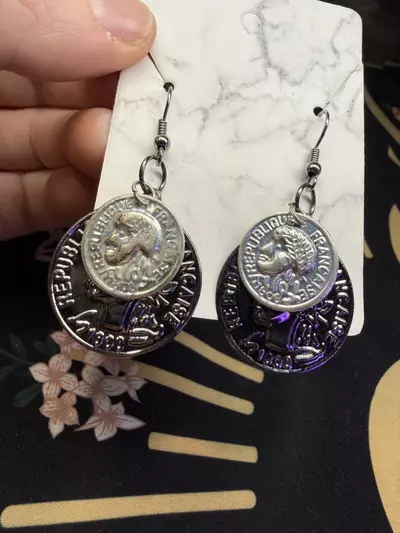 plant/Coin hook earrings silver tone-0-thumbnail