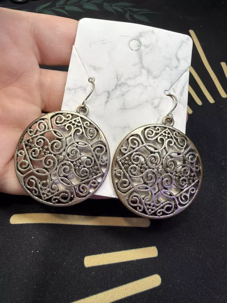 plant/Silver tone circle hook earrings-0