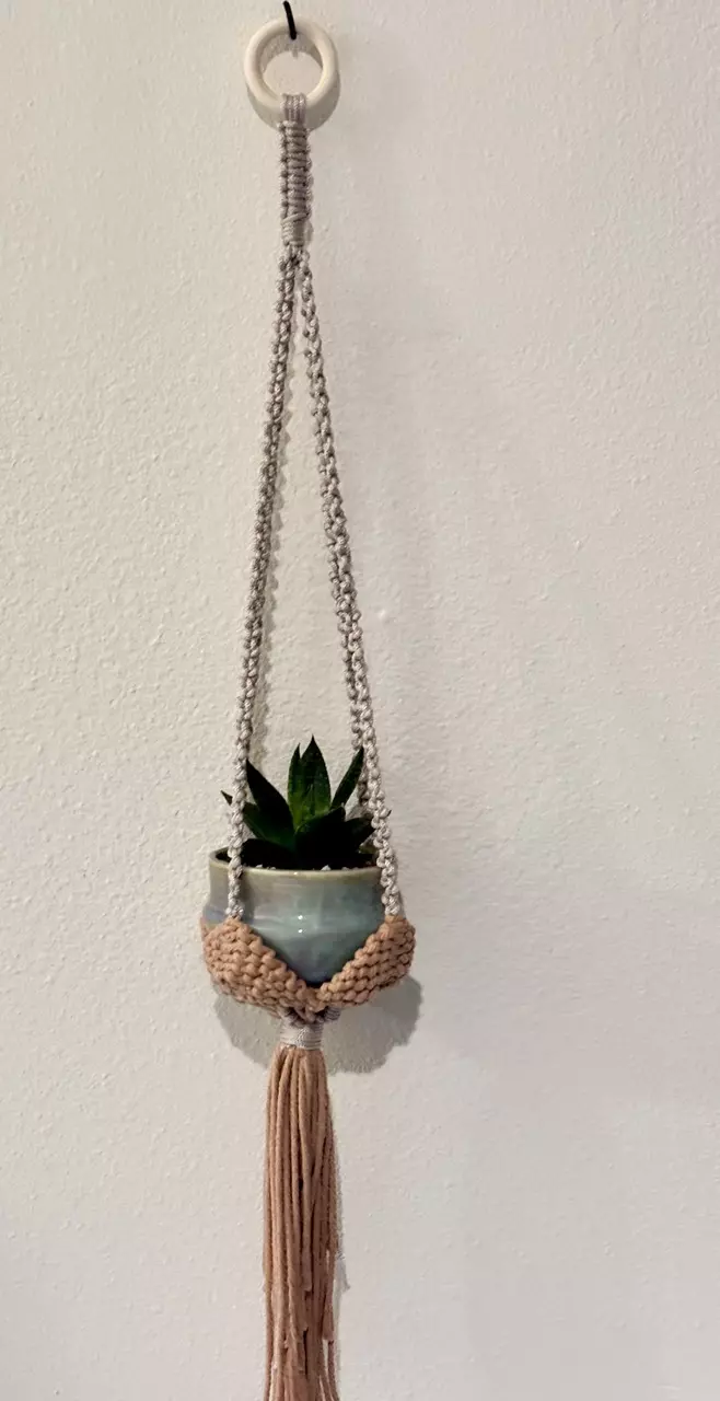 plant/Handmade plant hanger macrame with leaf design-0