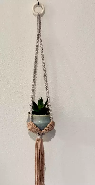 plant/Handmade plant hanger macrame with leaf design-0-thumbnail