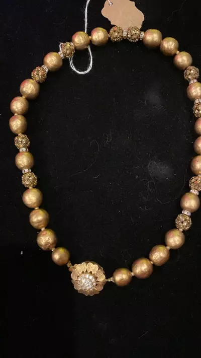 plant/VN 886 absolutely beautiful, vintage gold tone necklace with an elegant clasp-2-thumbnail