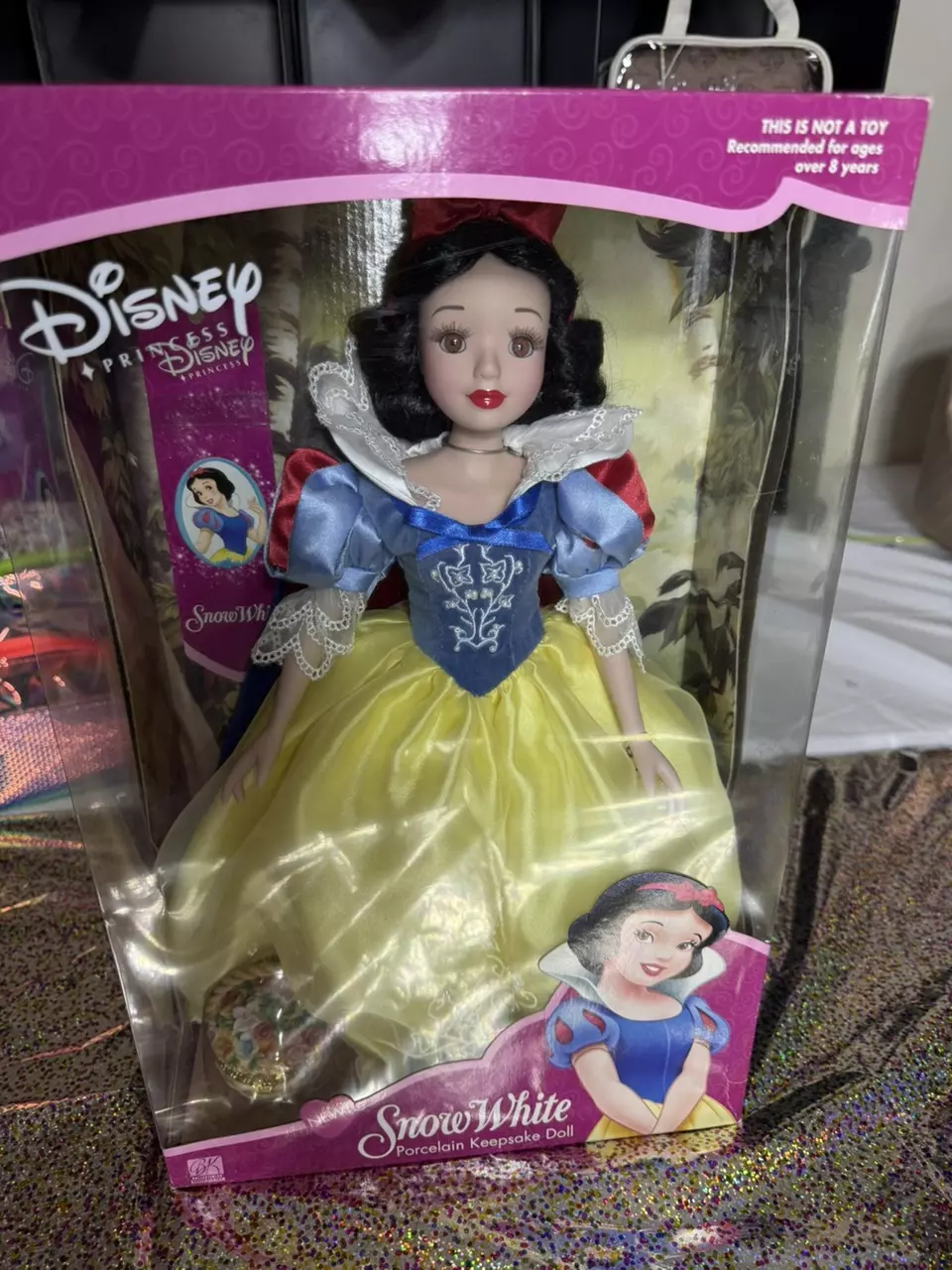 plant/Keepsake porcelain Snow White doll new unopened box-0